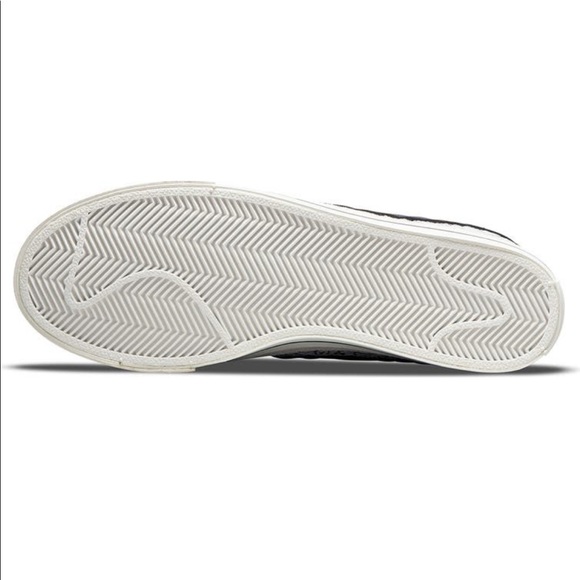 Women’s Nike Court Legacy: Serena Williams Design Crew White (W) - Picture 4 of 5